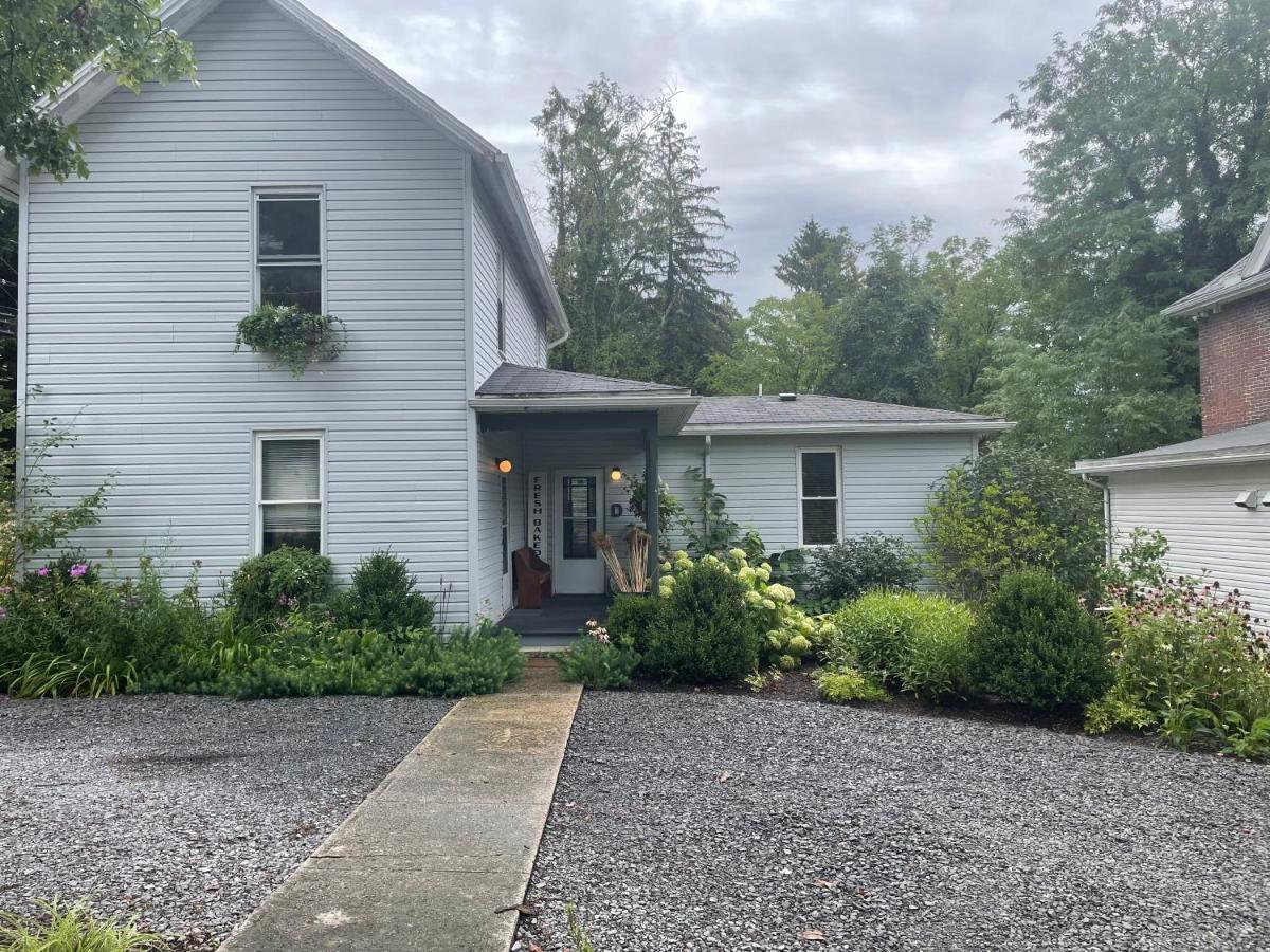 Modern Homestead Guest House Reedsville Exterior foto